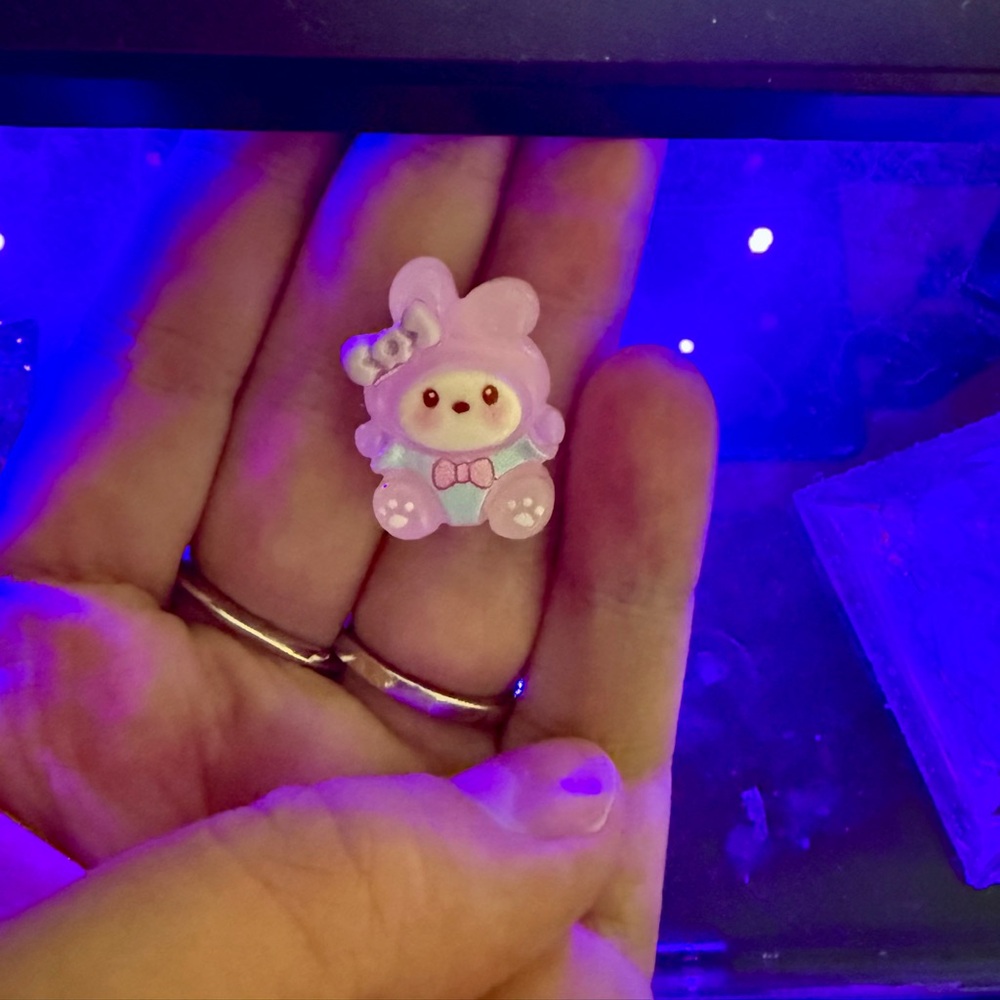 1โ Japanese Sanrio Hello Kitty Friends Melody Pink Translucent Resin Bunny Charm